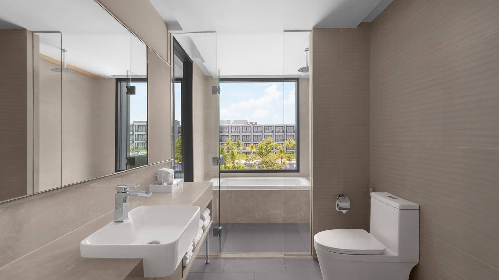 rooms-family-larger-guest-room-resort-view