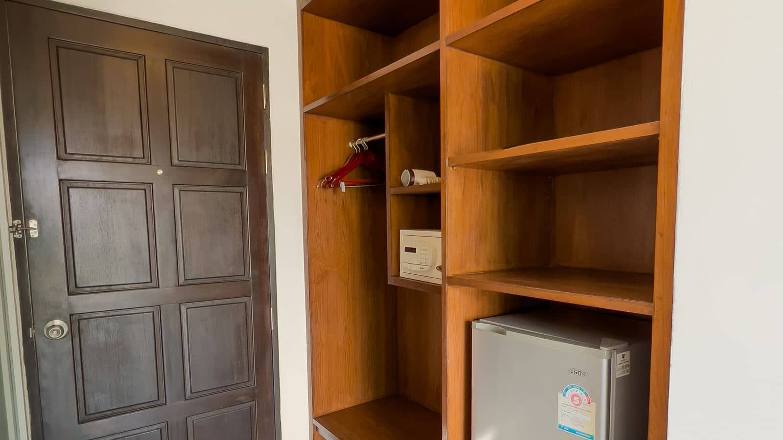 rooms-deluxe-room