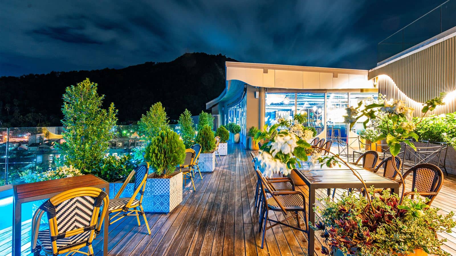 restaurants-moon-terrace