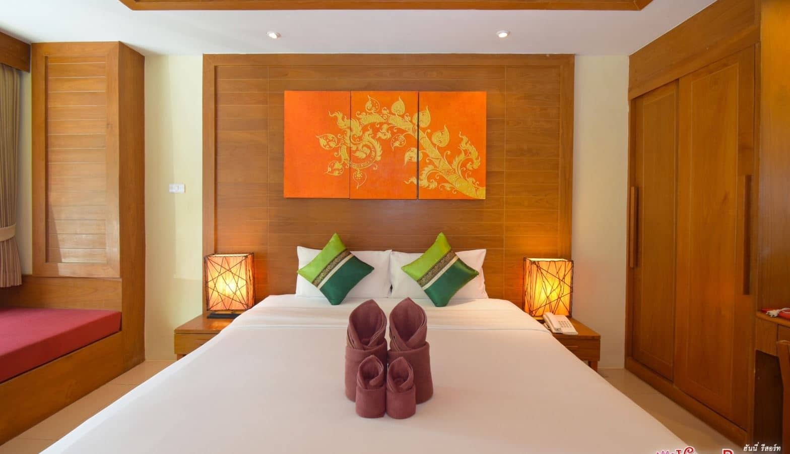 rooms-deluxe-room
