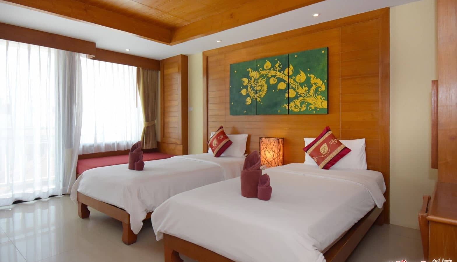 rooms-deluxe-room