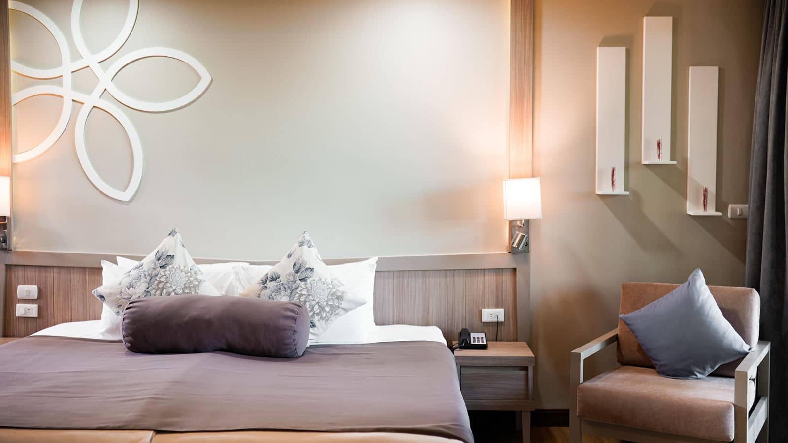 rooms-deluxe-bungalow