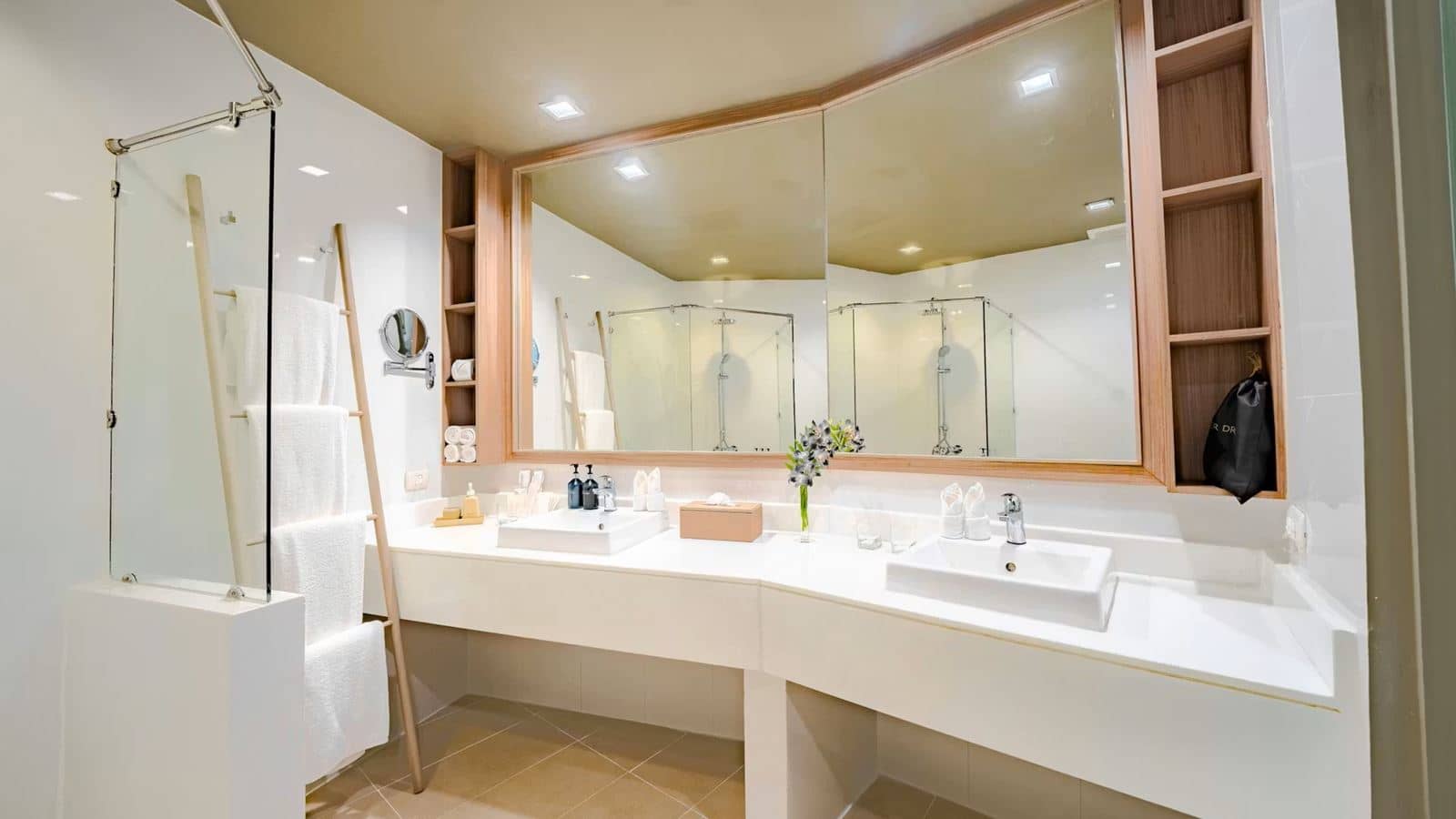 rooms-deluxe-two-bedroom