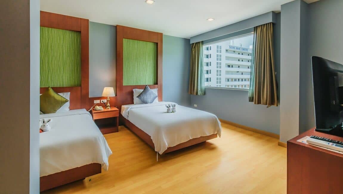 rooms-two-bedroom-suite-city-view