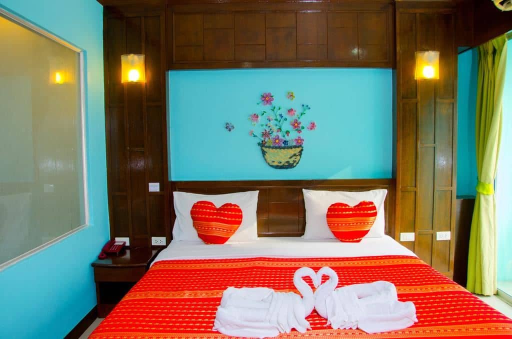rooms-deluxe-room