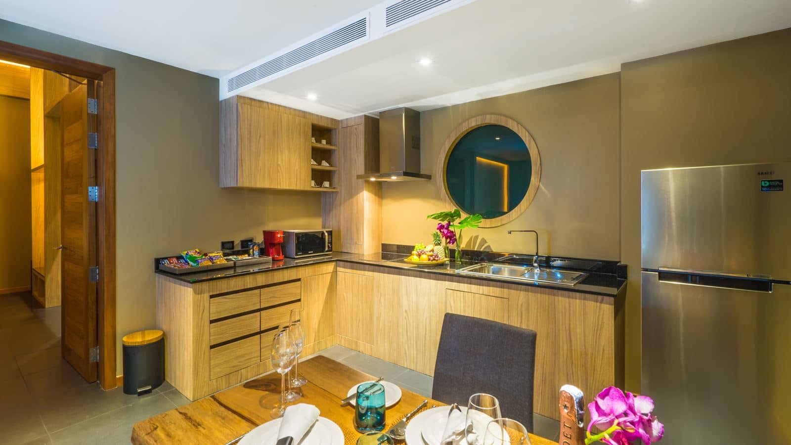 rooms-one-bedroom-pool-villa-city-view