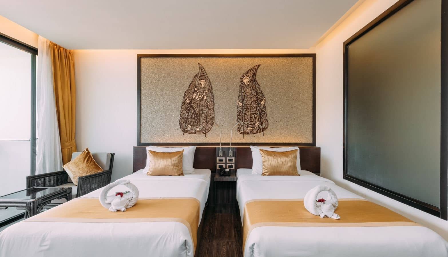 rooms-deluxe-room