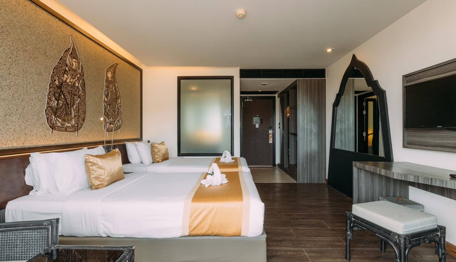 rooms-deluxe-room