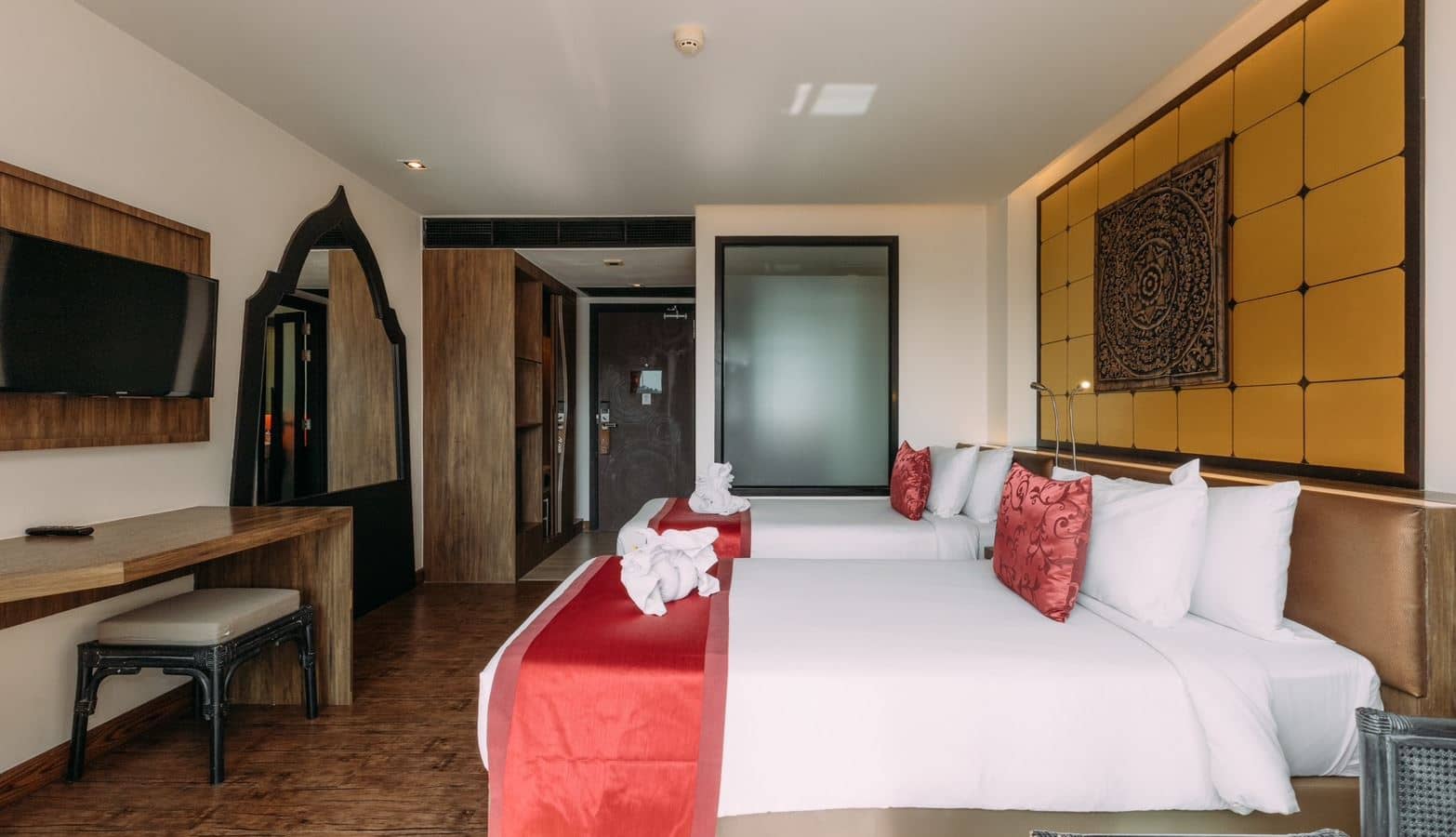 rooms-deluxe-room