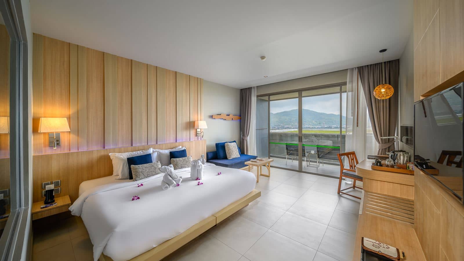 rooms-deluxe-room