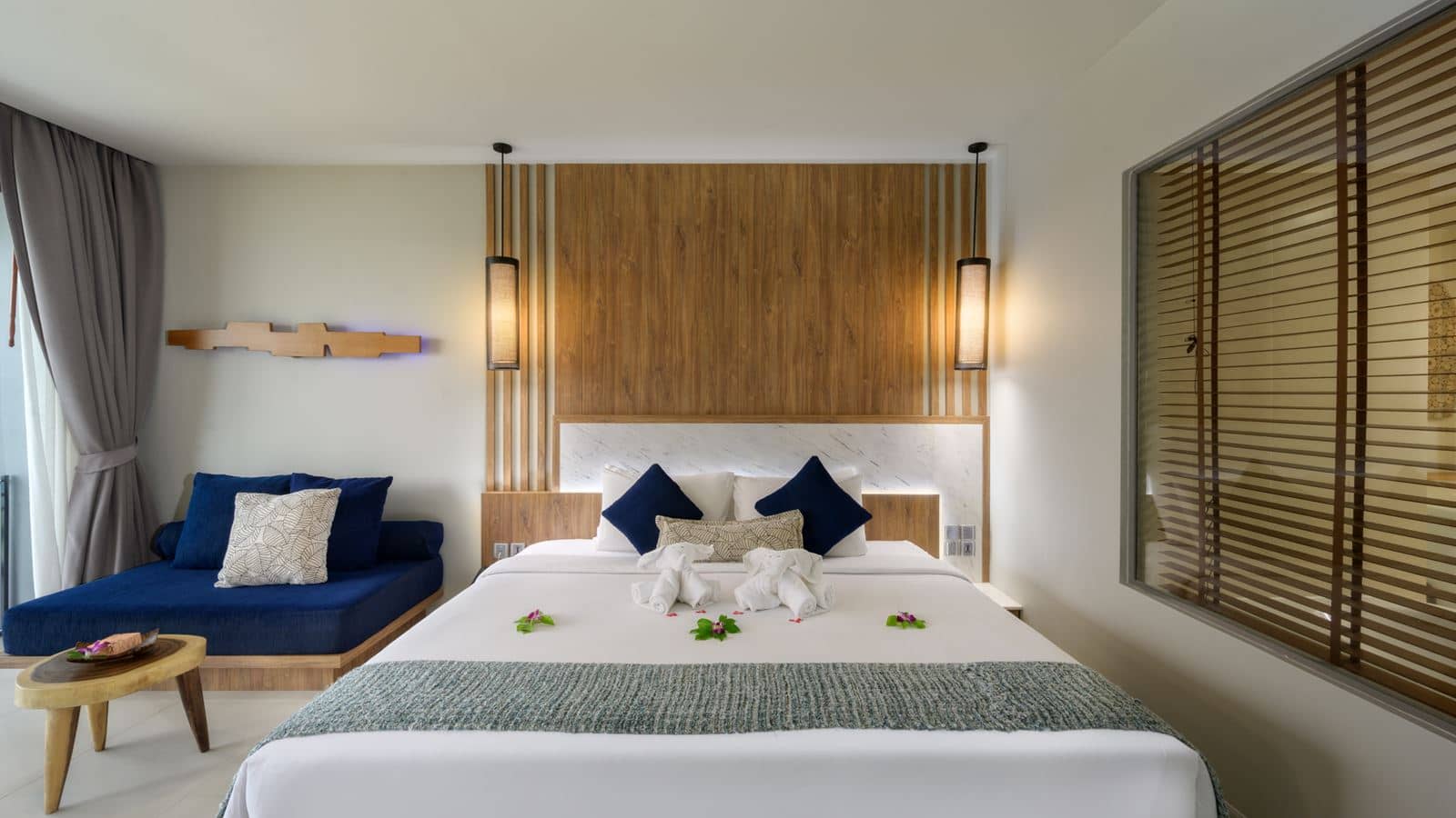 rooms-deluxe-sea-view