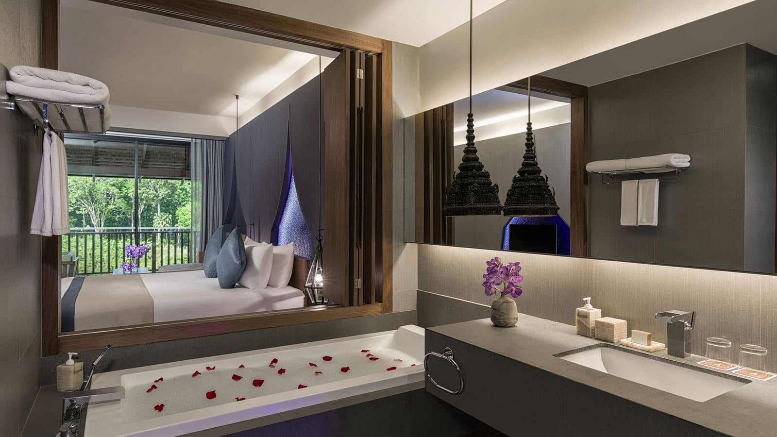 rooms-deluxe-room-pool-view-1-king-bed--1-sofa-bed