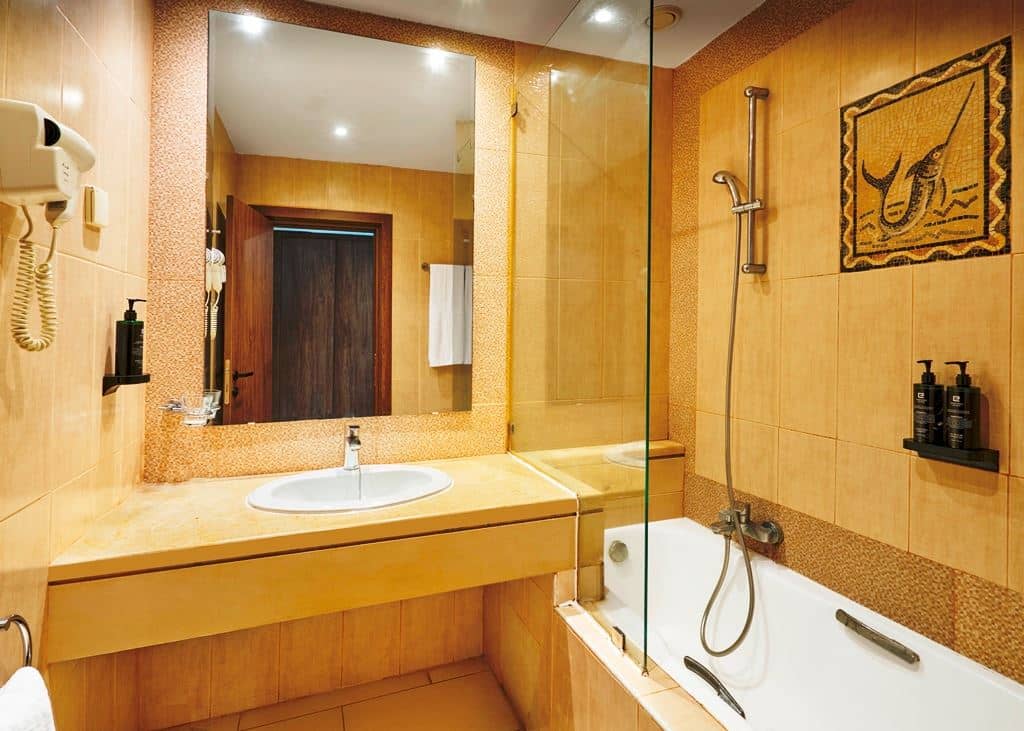 rooms-standard-room