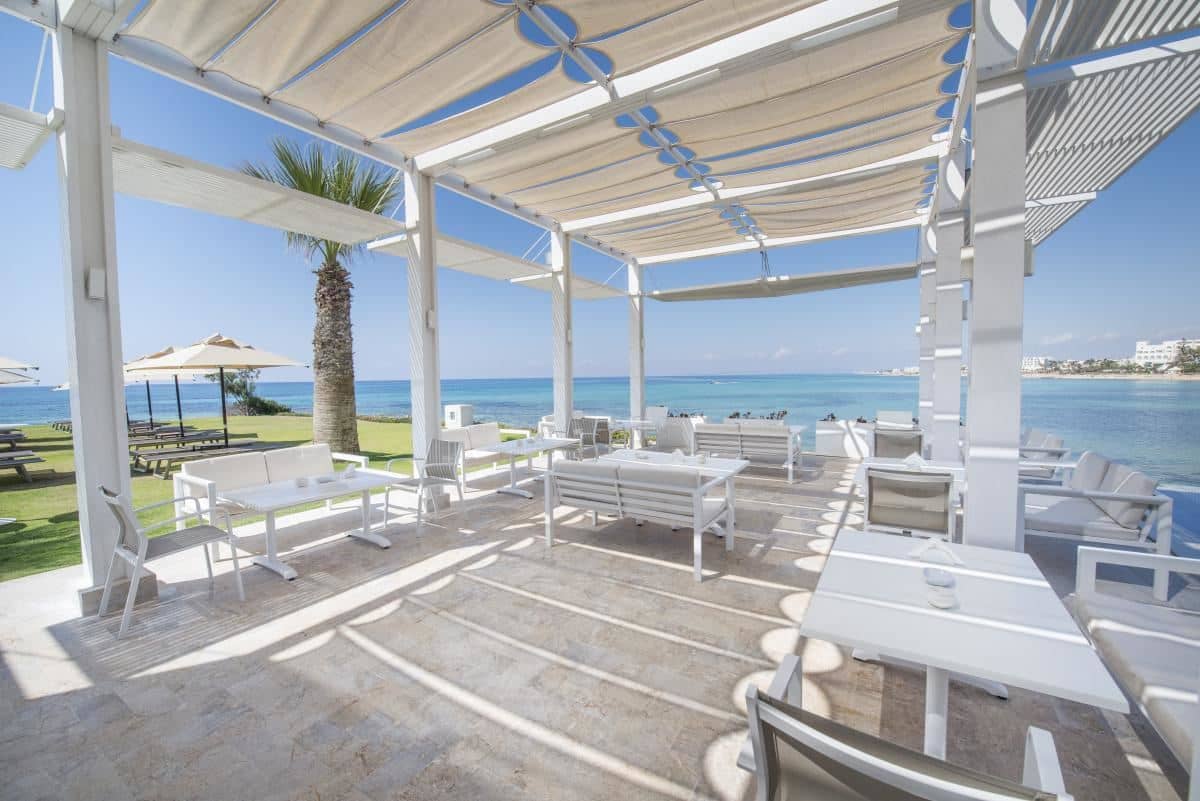 bars-poolside-snack-bar