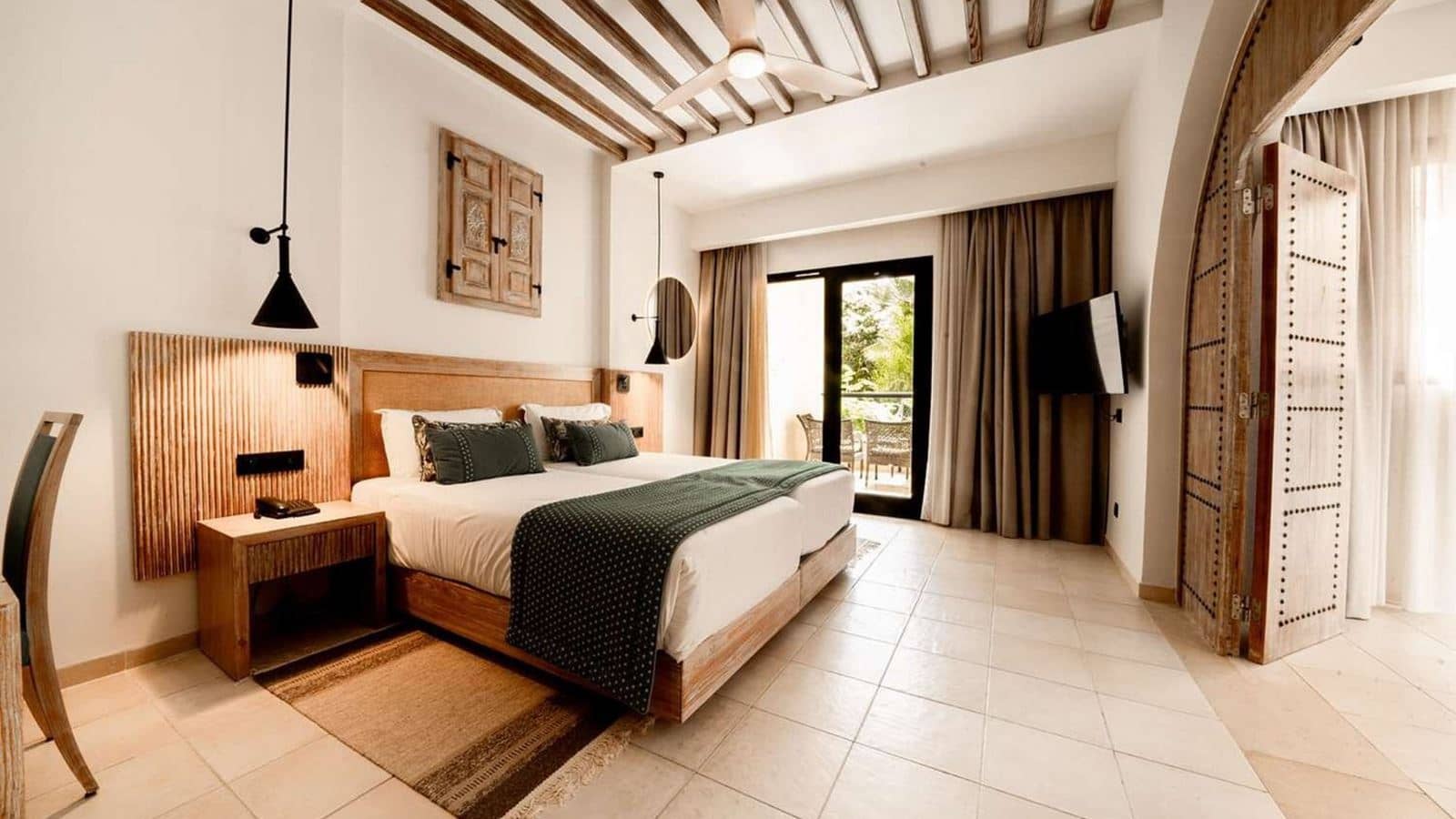 rooms-family-room-connecting-room