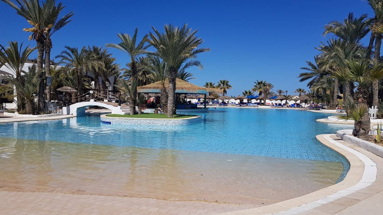 pools-outdoor-pool