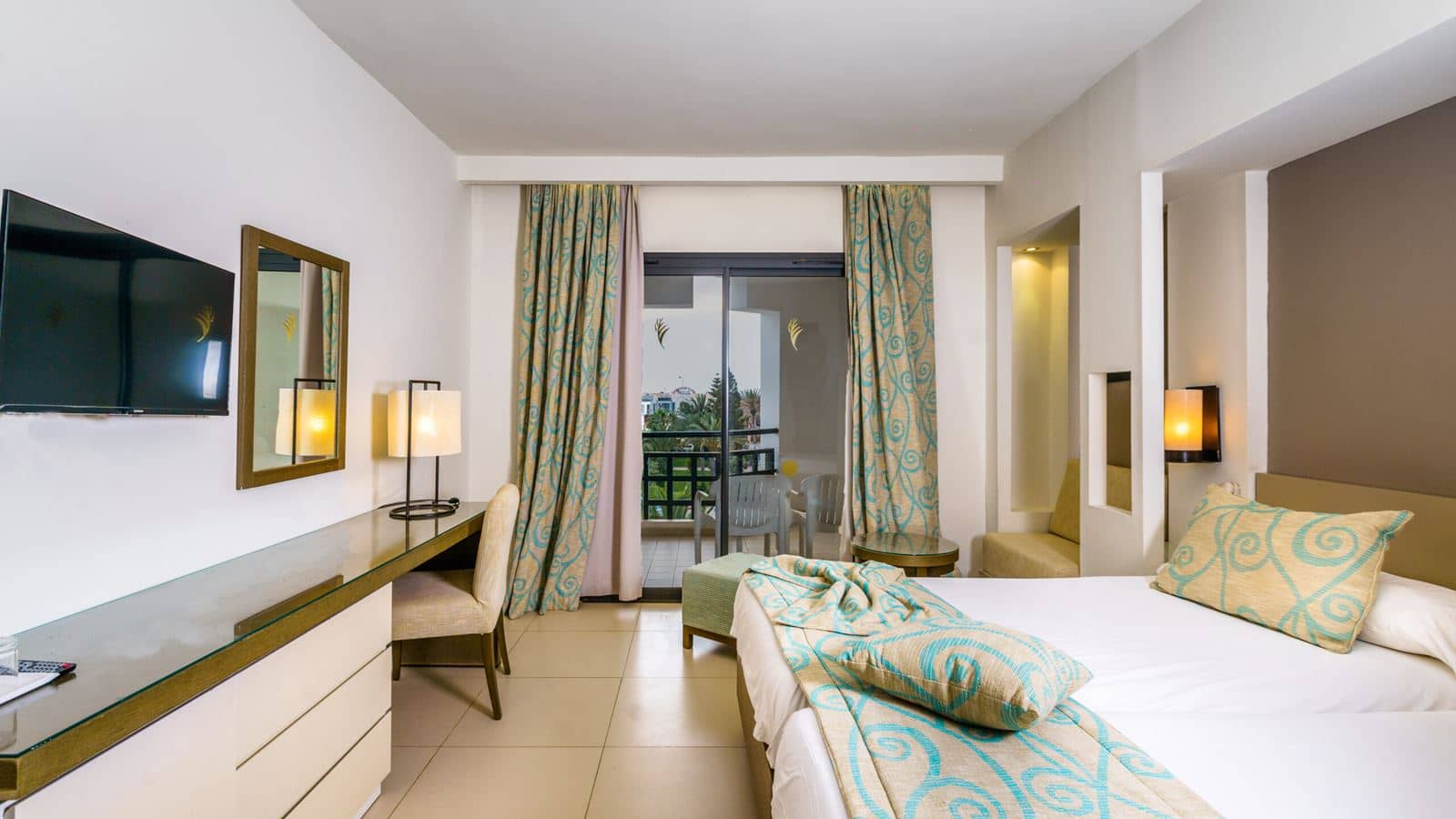 rooms-double-standard-room-garden-view