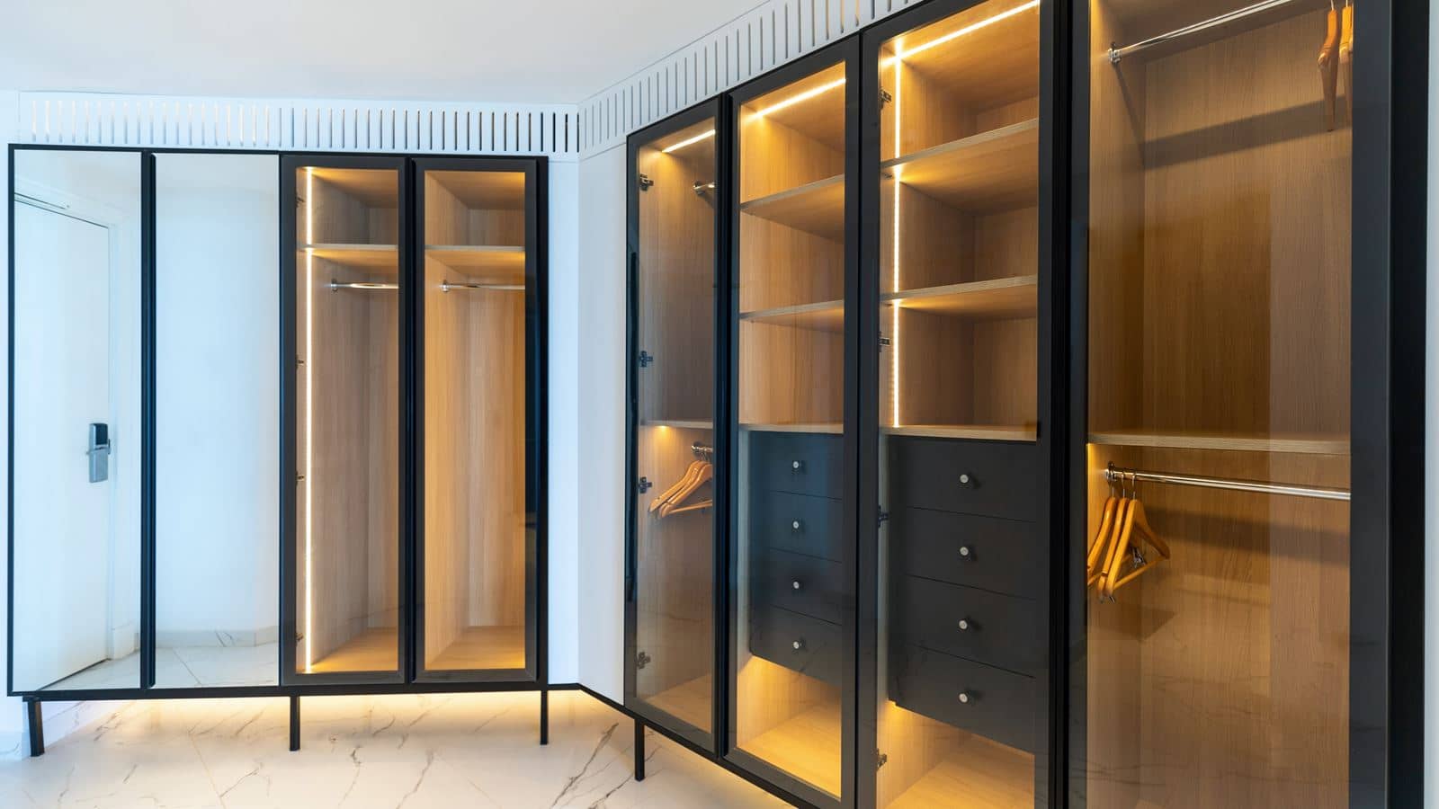 rooms-panoramic-junior-suite-sea-view-balcony