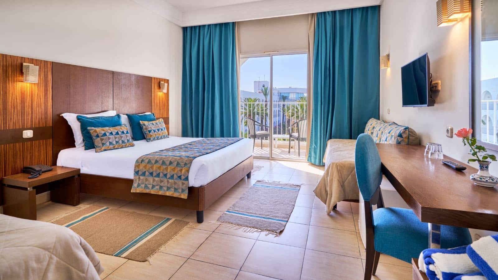 rooms-standard-family-room