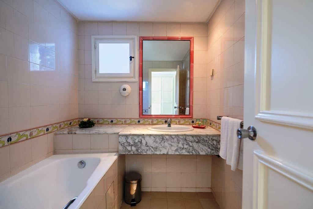 rooms-standard-room