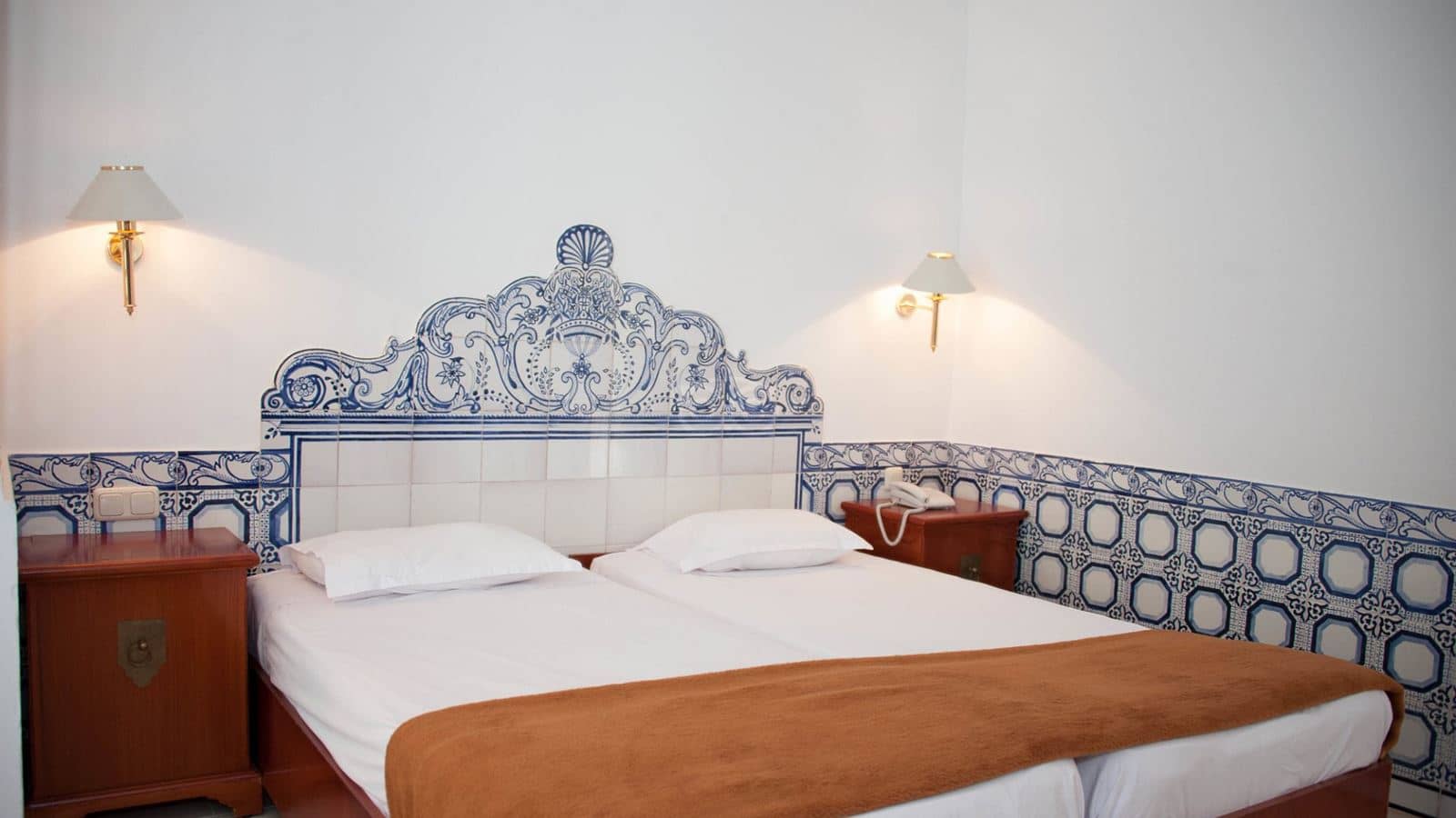 rooms-economy-room