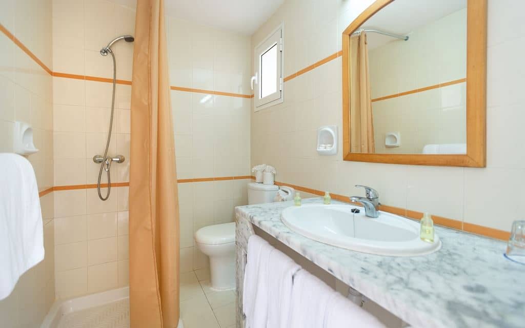 rooms-family-room