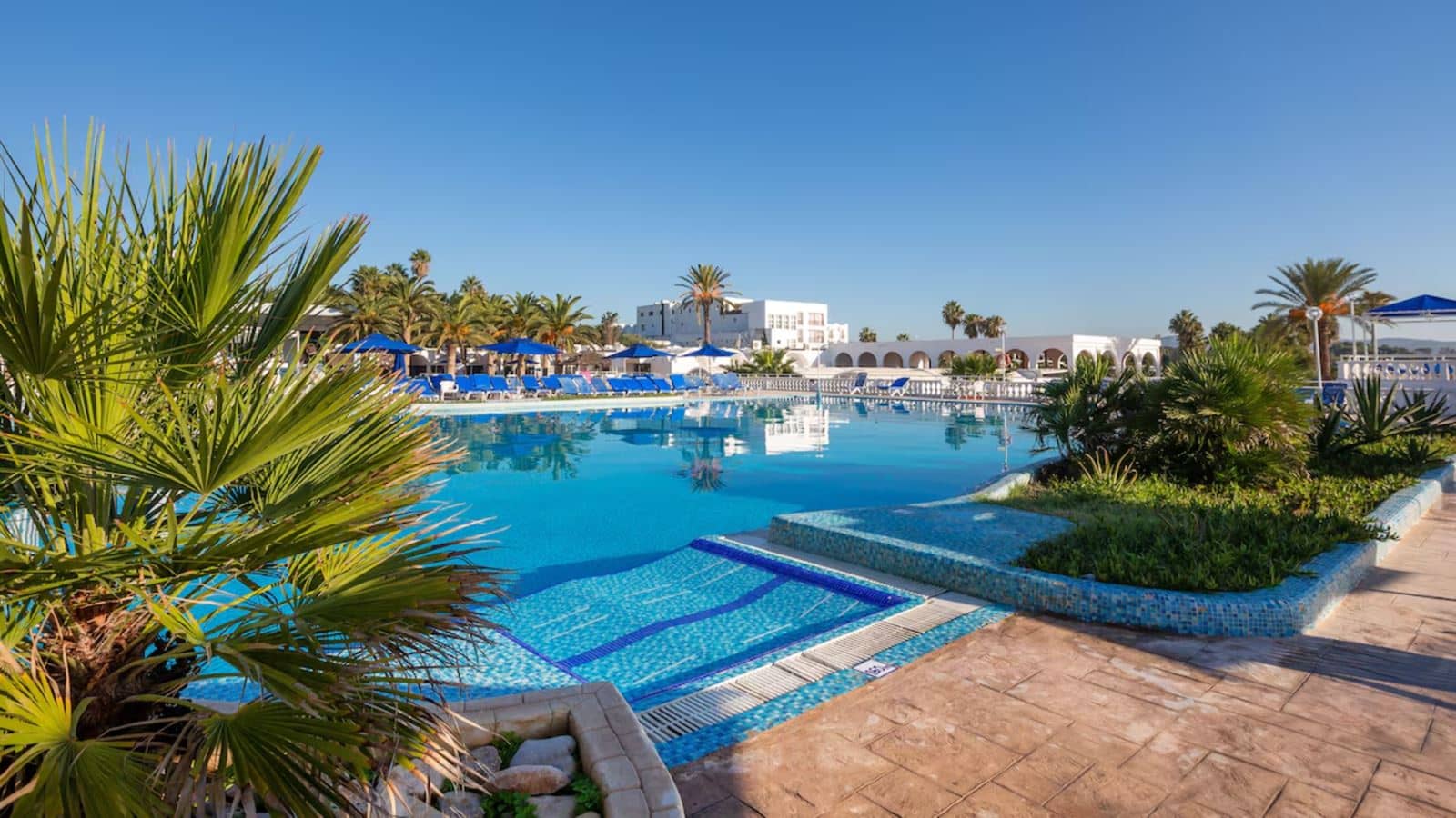 pools-outdoor-pool
