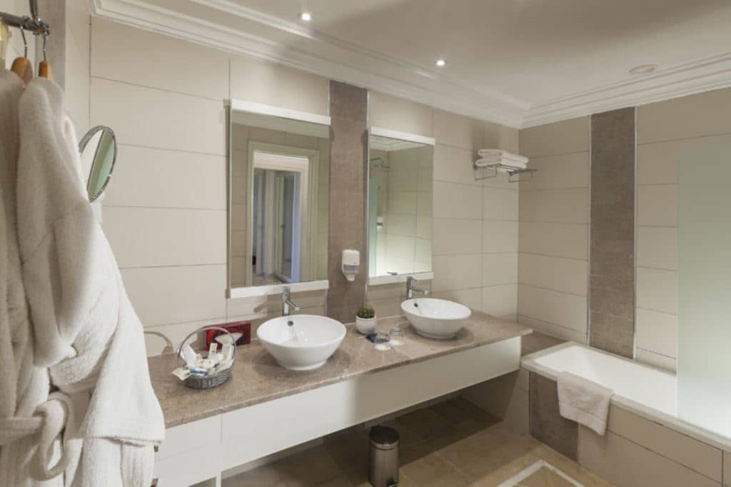 rooms-standard-room-sea-view