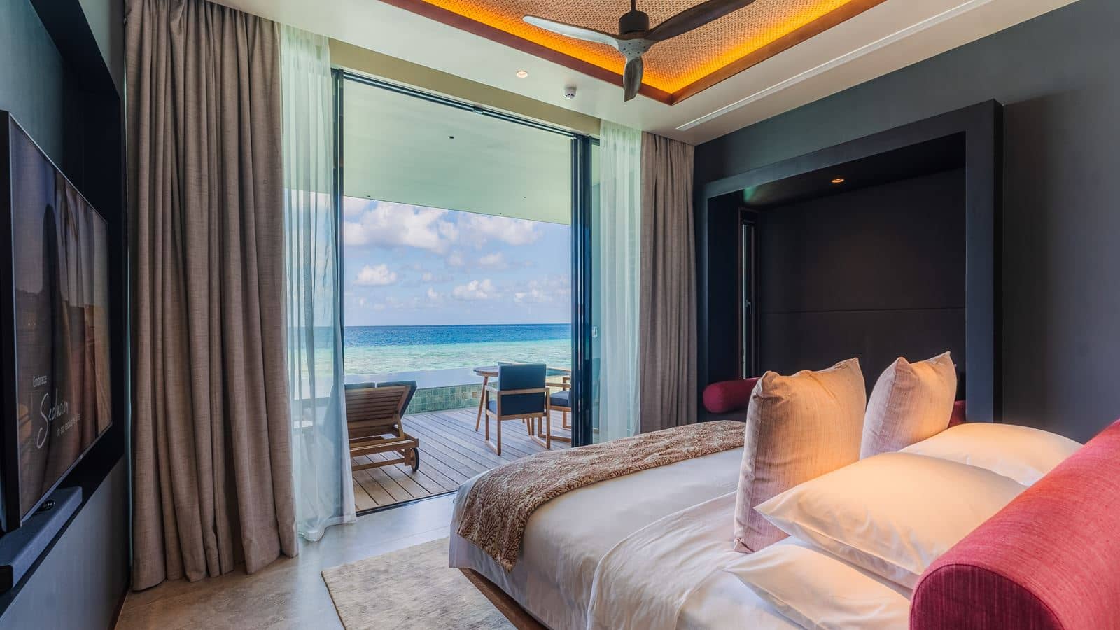 rooms-ocean-pool-villa