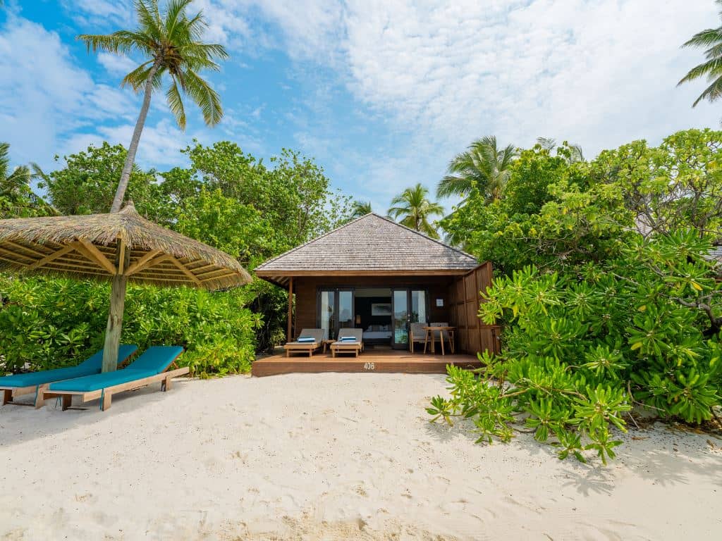 rooms-sunset-jacuzzi-beach-villa