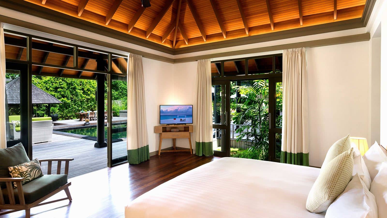 rooms-two-bedroom-beach-residence-with-family-pool-and-private-pool