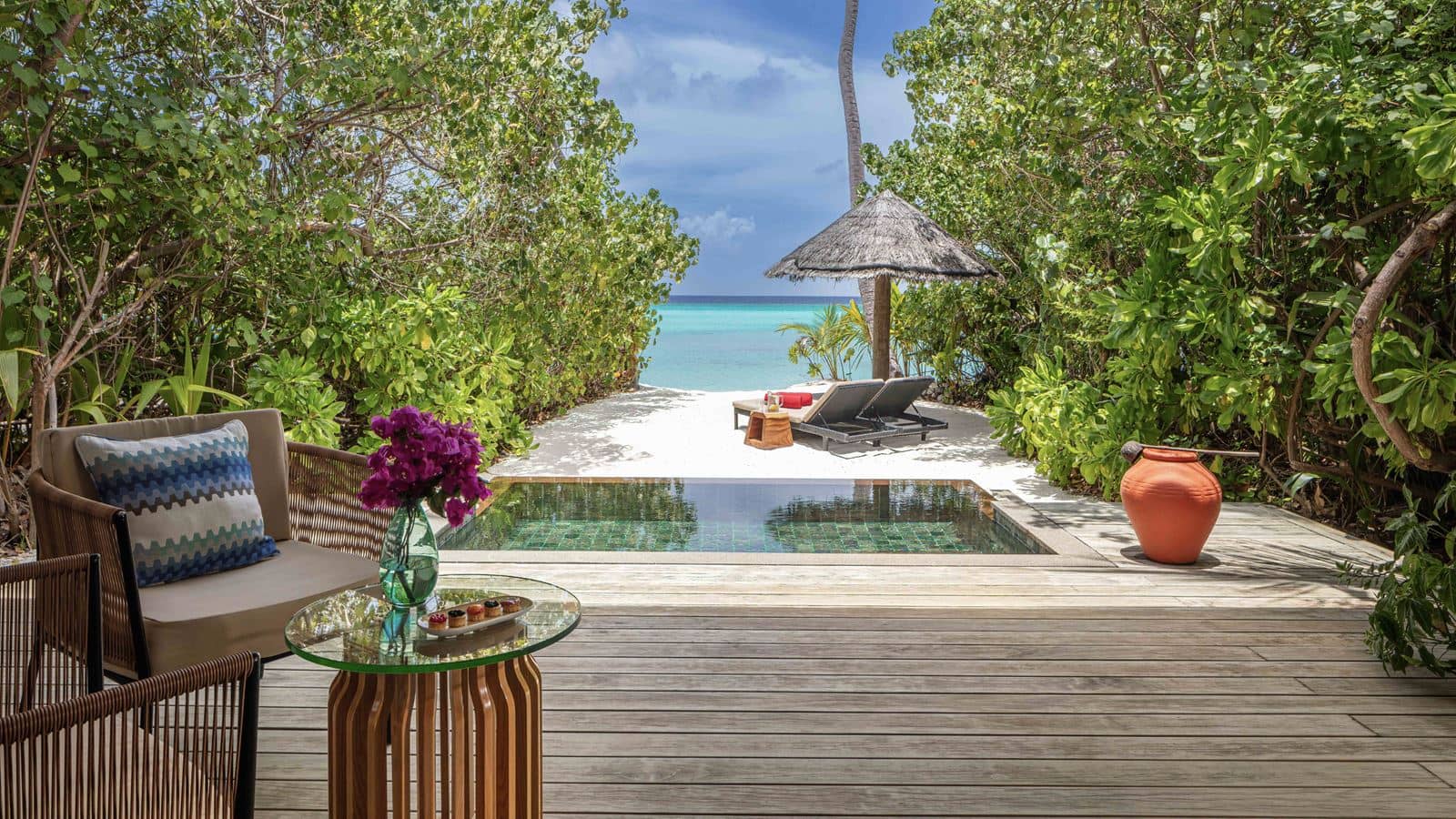 rooms-sunset-beach-pool-villa