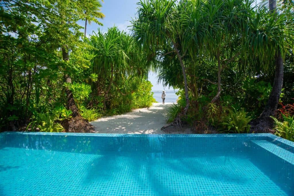 rooms-sunrise-deluxe-beach-pool-villa