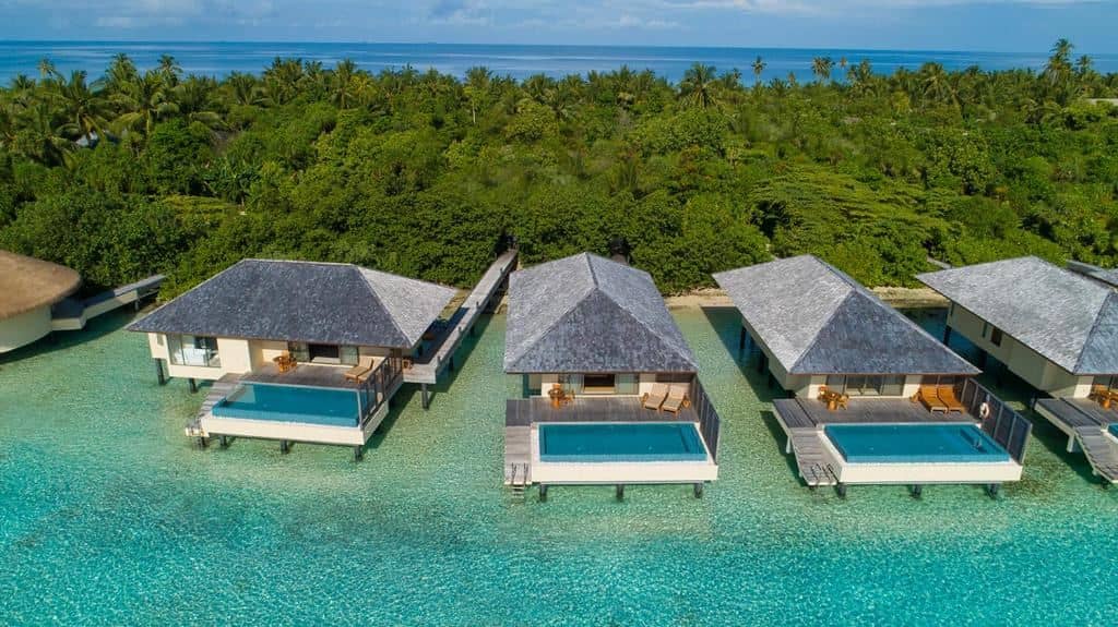 rooms-lagoon-pool-villa
