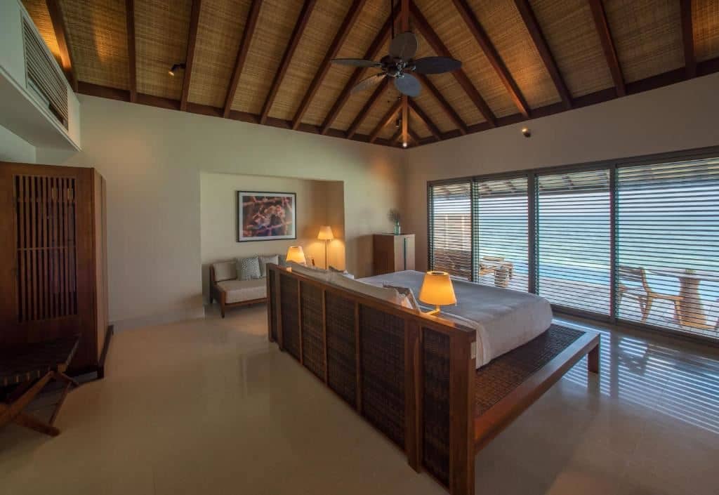 rooms-lagoon-pool-villa