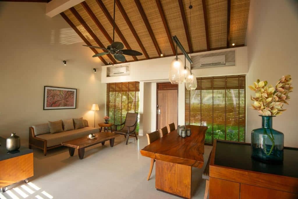 rooms-sunrise-2-bedroom-beach-pool-villa
