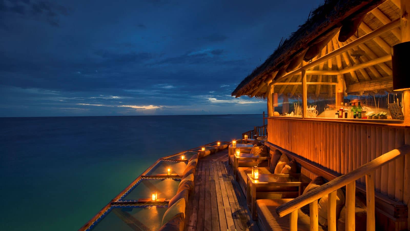 restaurants-by-the-bar