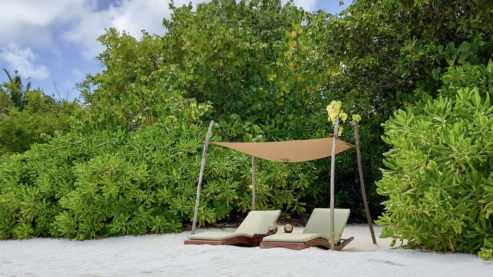 rooms-beach-villa-with-pool