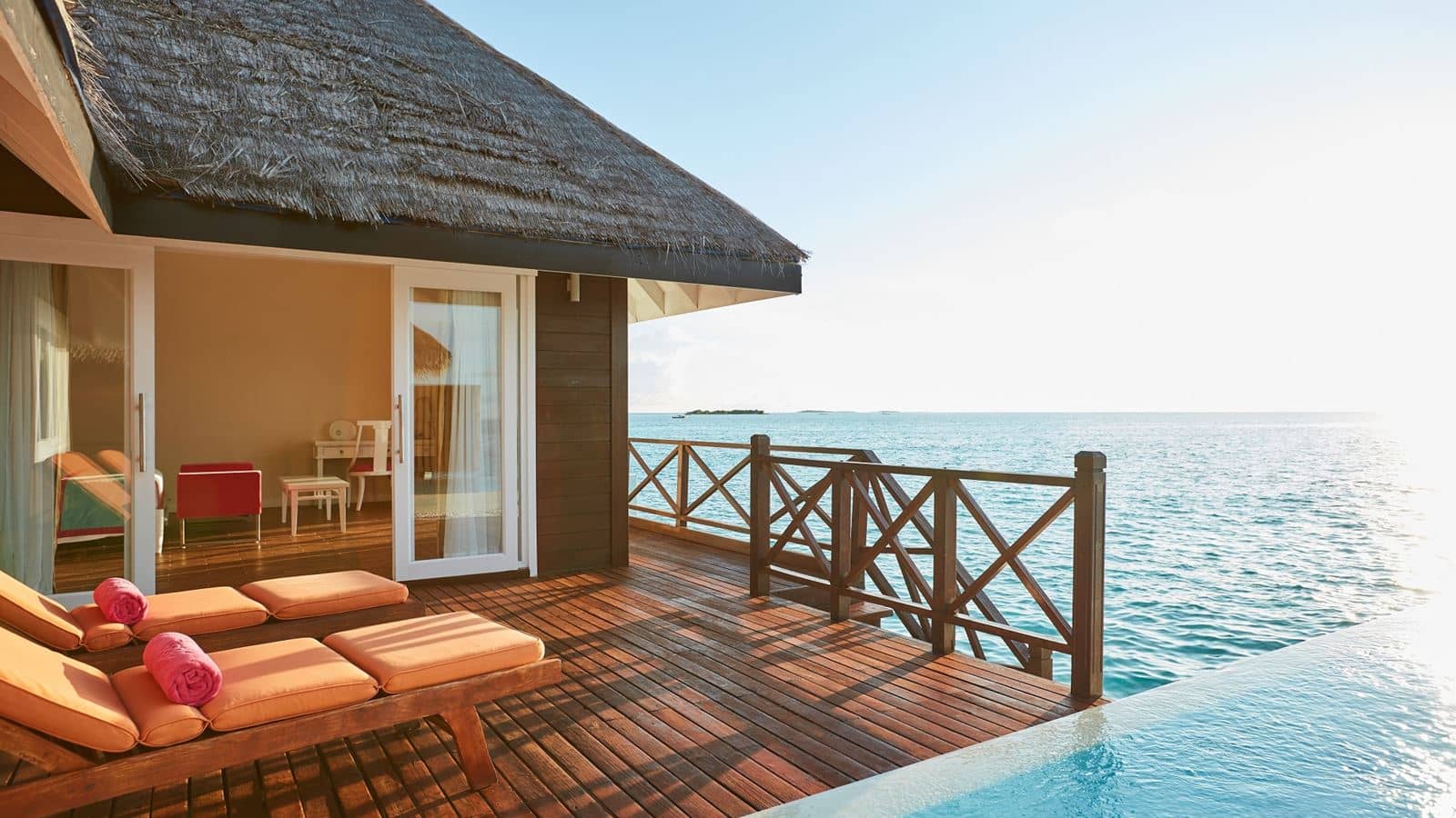 rooms-grand-water-villa-with-pool