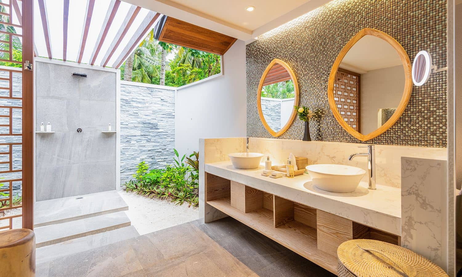 rooms-beach-suite-with-pool