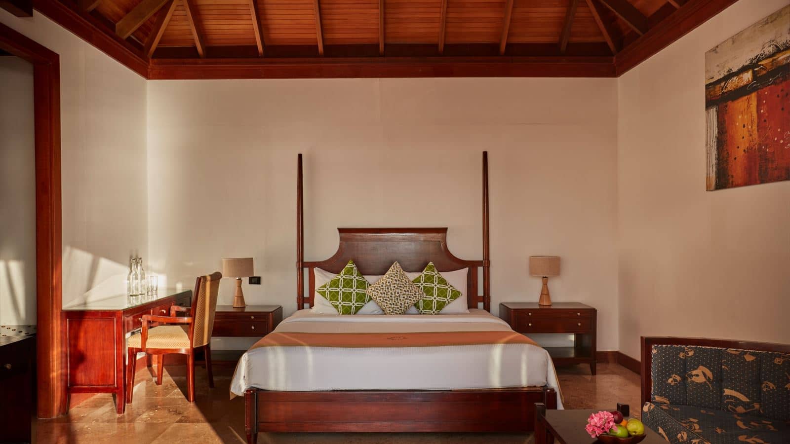 rooms-deluxe-water-villa