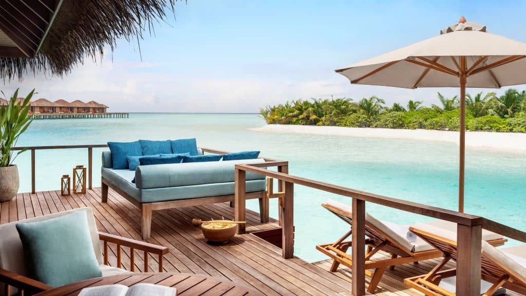 rooms-deluxe-over-water-villa