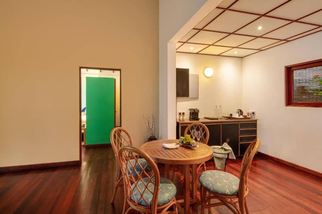 rooms-honeymoon-suite