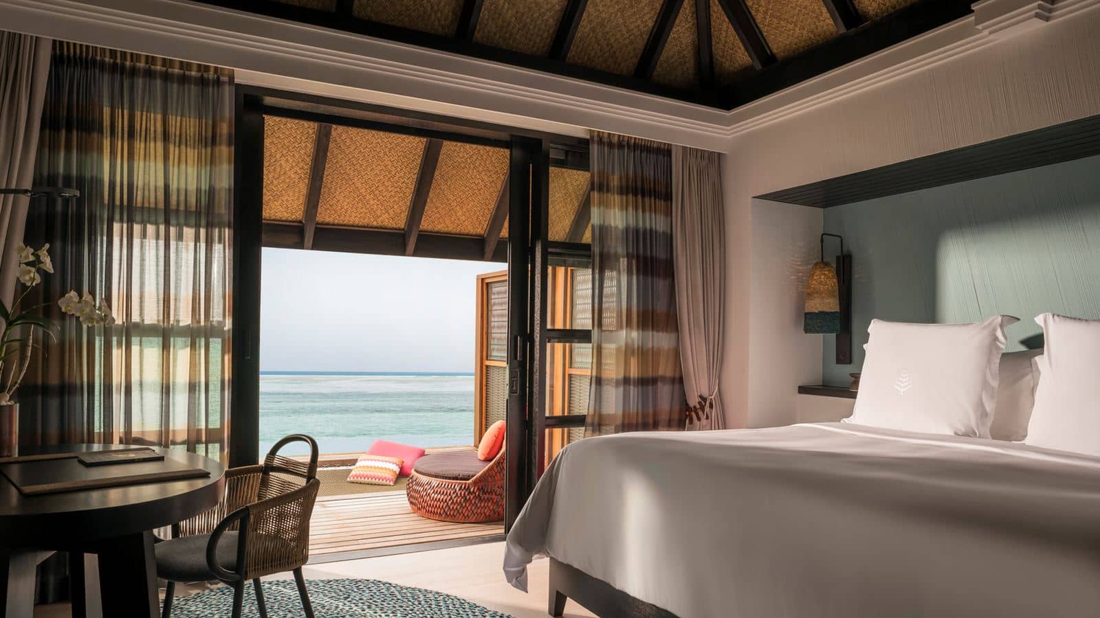 rooms-two-bedroom-water-suite-with-pool
