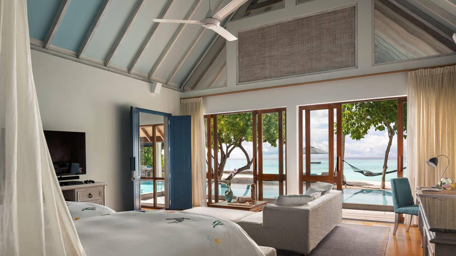 rooms-twobedroom-oceanfront-bungalow-with-pool