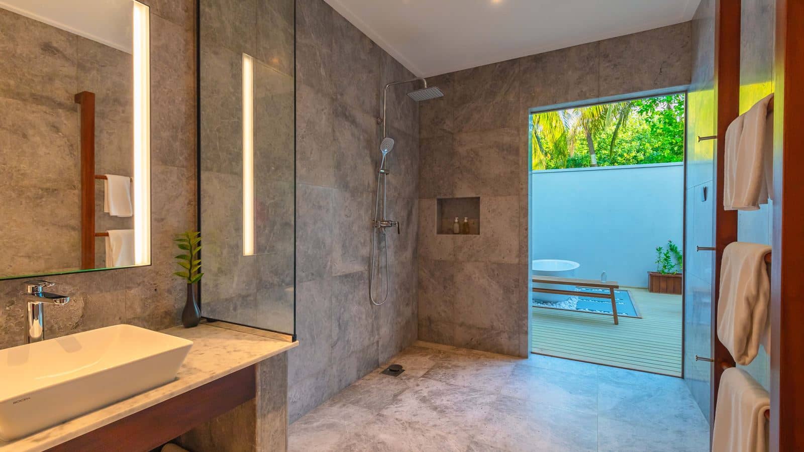 rooms-beach-pool-villa