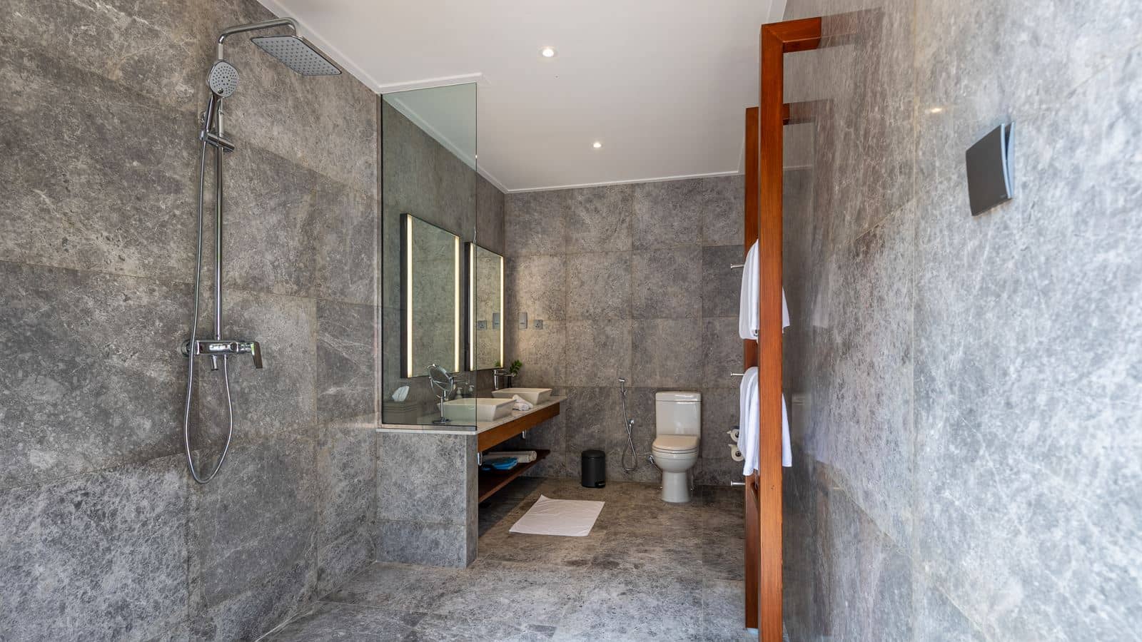 rooms-two-bedroom-beach-pool-villa