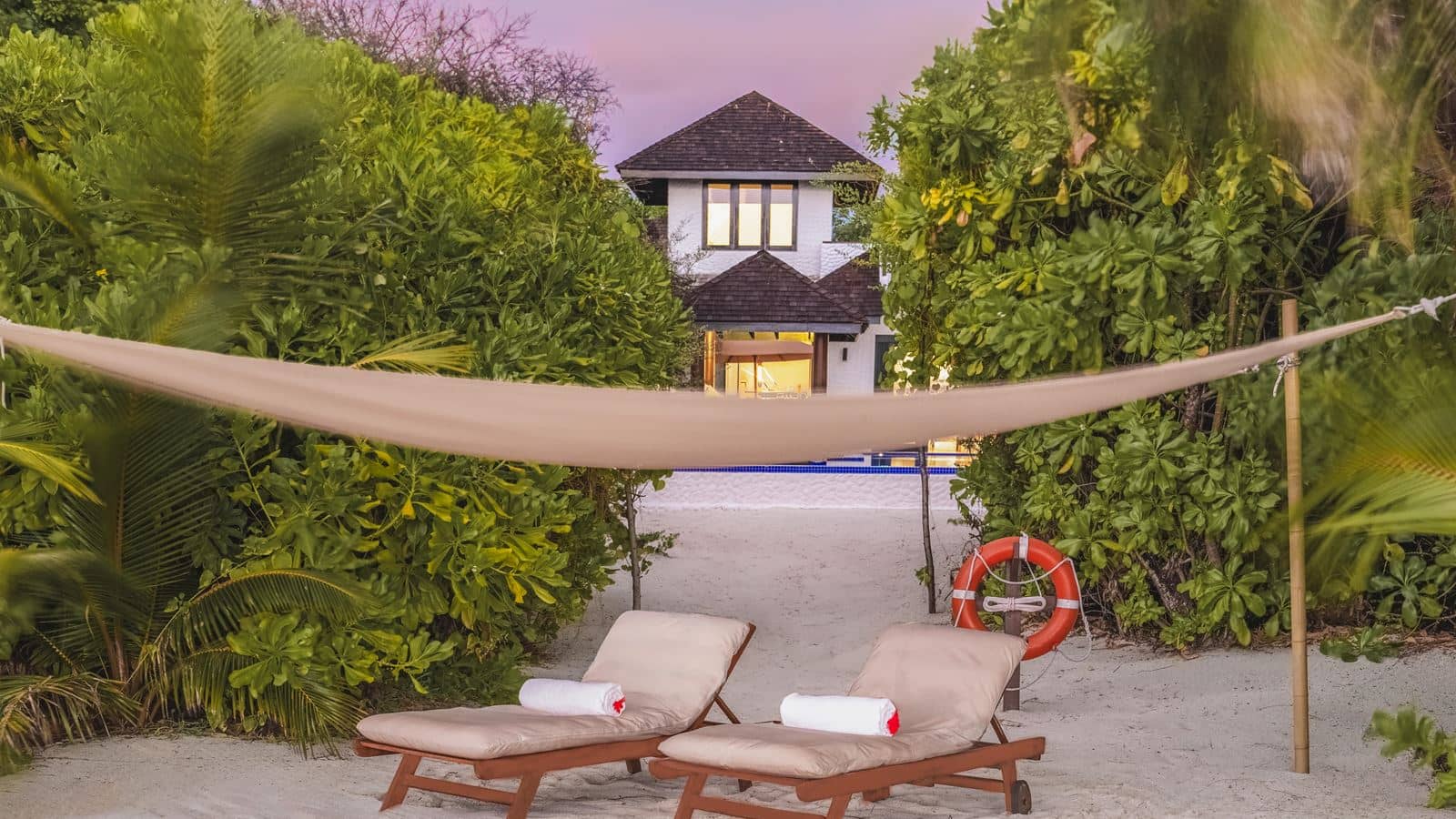 rooms-sunset-beach-residence-with-pool