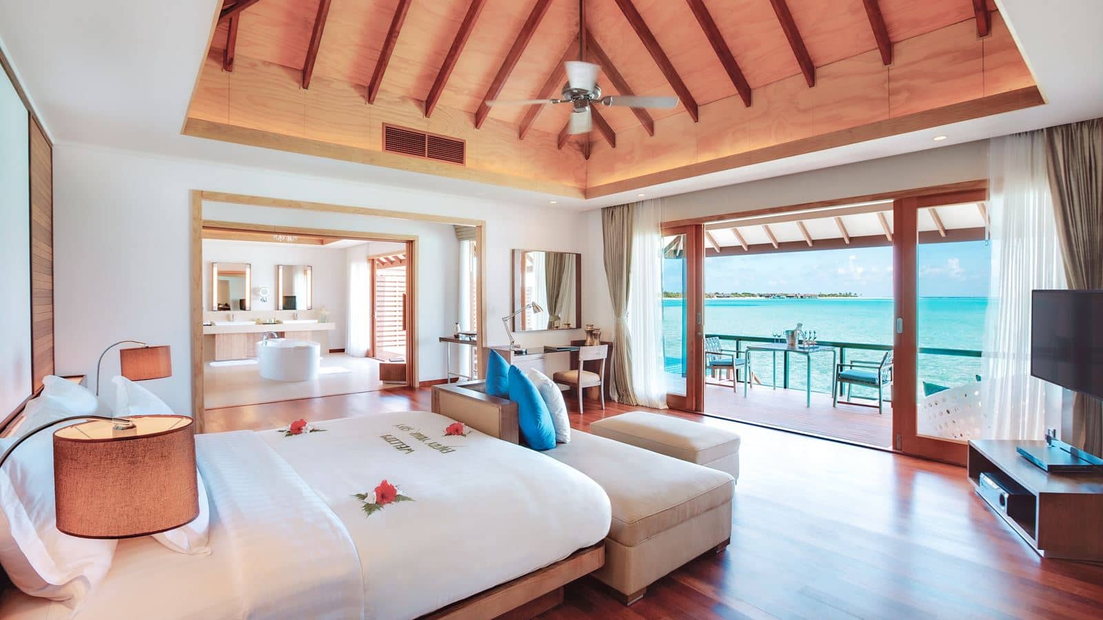rooms-deluxe-water-villa-with-pool