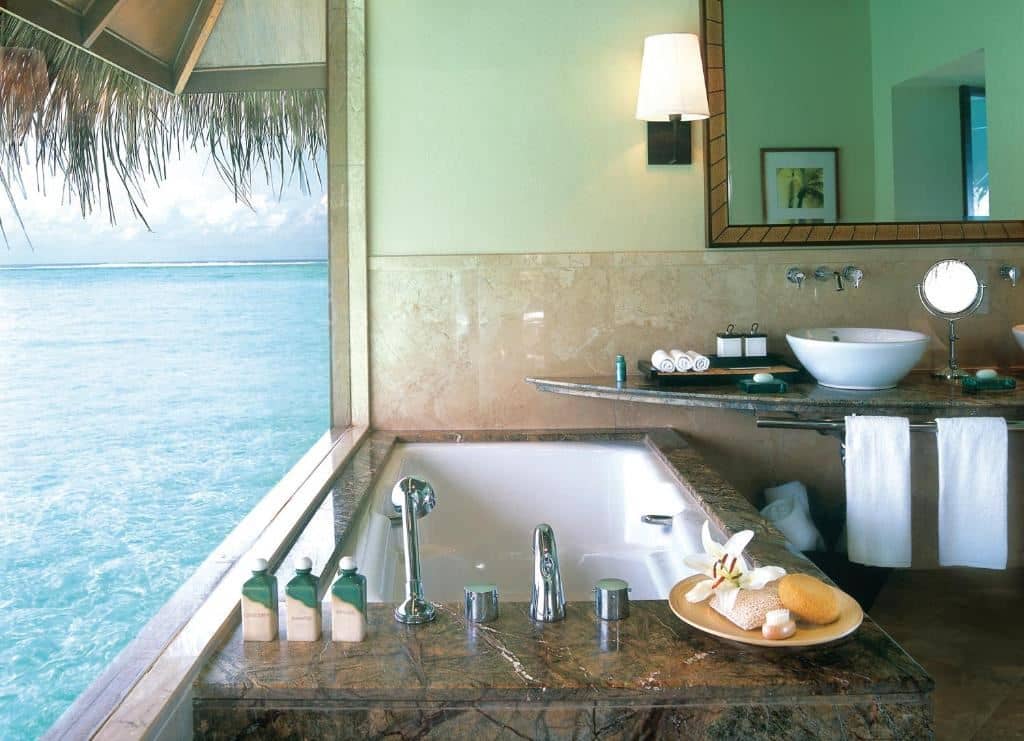 rooms-lagoon-villa
